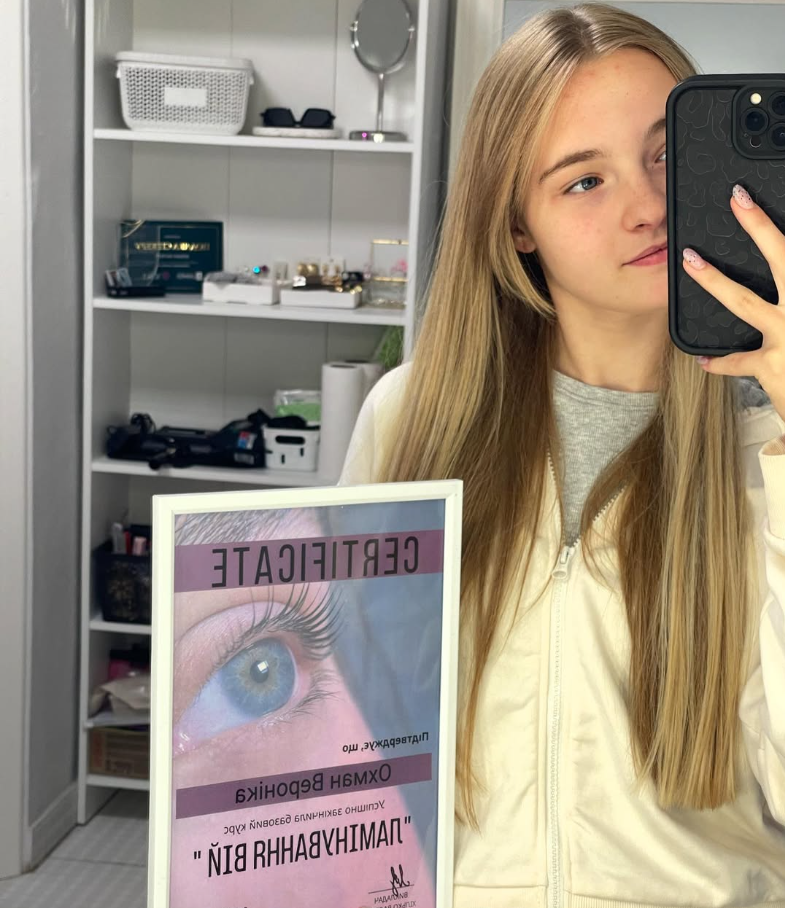 Lash Master Photo